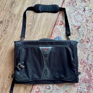 💼 TUMI Alpha Tri Fold Garment Bag